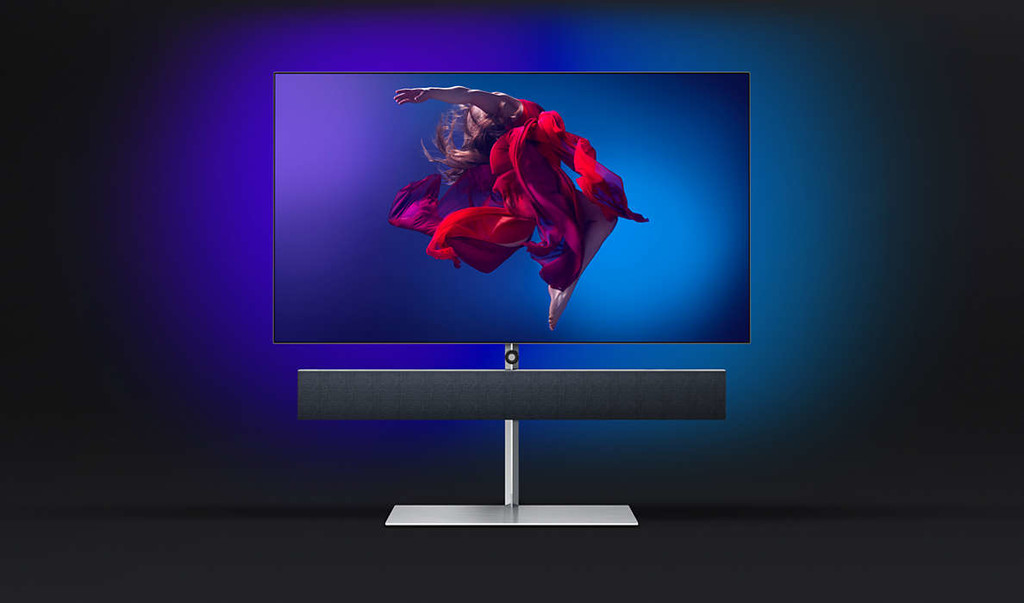 Philips muestra la smart TV OLED984, su nuevo buque insignia con 65 pulgadas y barra de sonido de Bowers & Wilkins