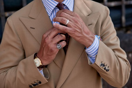 Recordamos el mejor streetstyle visto por las calles del Pitti Uomo para retomar esta primavera