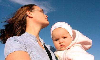 Madres primerizas reclaman más información sobre la vida con el bebé