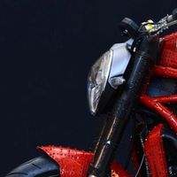 Meccano crea una Ducati Monster 1200 a escala 1:1, un juguete con el que no podrás jugar