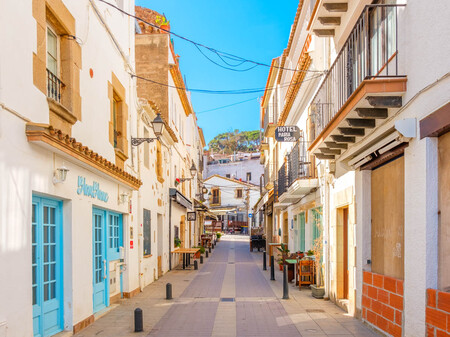 Pueblos Pesqueros Espana Escapadas Turismo Viajes Playa Mediterraneo Medieval Costa Barato Familia Tradicional Comida Buena Encanto Sin Turistas