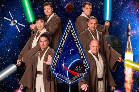 Astronautas disfrazados de caballeros Jedi para promocionar su expedición a la ISS