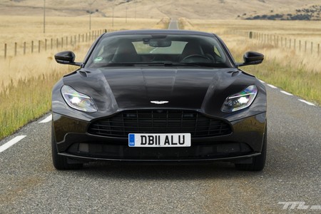 Aston Martin DB11 prueba