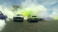 Video: 103 autos rompen récord Guinness quemando llanta en Australia