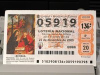 Cinco razones para no pagar el impuesto de los tontos: comprar lotería