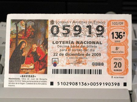 Cinco razones para no pagar el impuesto de los tontos: comprar lotería