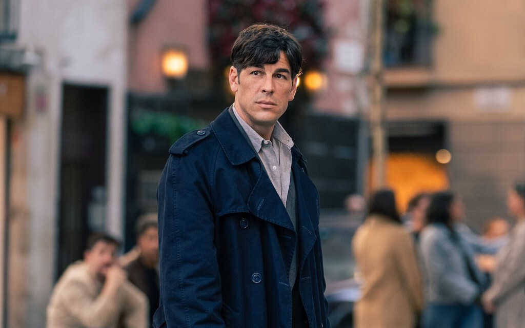Este drama romántico está triunfando en Netflix y es el regreso ideal de Mario Casas a sus orígenes. Tiene aroma de clásico y viajes en el tiempo