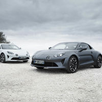 Los Alpine A110 Pure y Légende rinden tributo a un auto que es un homenaje en sí mismo