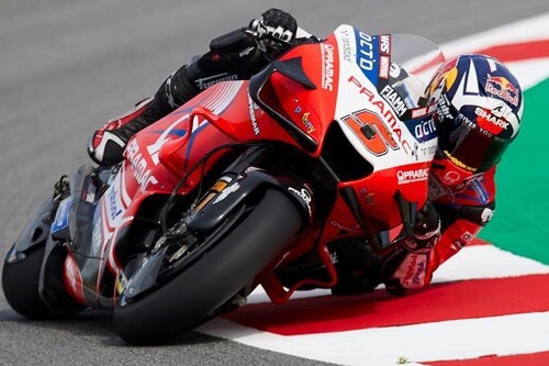 Johann Zarco comanda los entrenamientos de MotoGP en Barcelona con 16 pilotos separados por un segundo