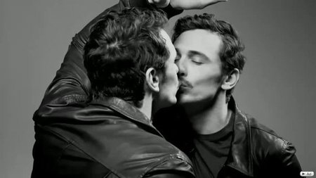 James Franco besa mucho y se besa mucho a si mismo ¡Mírale que listo!