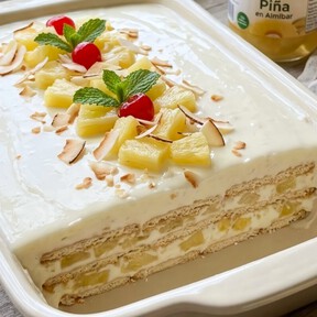 Cómo hacer una carlota de piña colada con una lata de piña en almíbar: el postre más fresco y cremoso sin encender el horno 