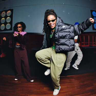 La chaqueta bomber de moda este otoño o las zapatillas de tendencia en 2026: cinco fichajes imprescindibles de lo nuevo de Nike 