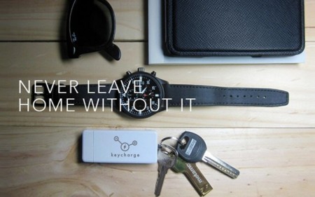 Keycharge es una batería de bolsillo con 32 GB de memoria extra para tu smartphone