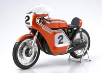 Honda CB 750 por Tamiya a 1/6