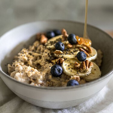 Cómo hacer avena con vainilla y chocolate para el desayuno: fácil, cremosa y lista en 5 minutos  