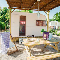 Del olvido a ser un lugar 'de culto': así ha renacido este camping de caravanas vintage en Tarragona