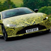 Teaser: Nuevo Aston Martin Vantage haciendo un drift en cámara lenta