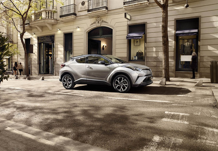 El Toyota C-HR es el coche híbrido más vendido en España, desbancando al Toyota Prius