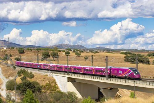 Talgo Avril De Renfe Avlo En Tres Cantos Madrid Servicio Valladolid Alicante En 2024 4
