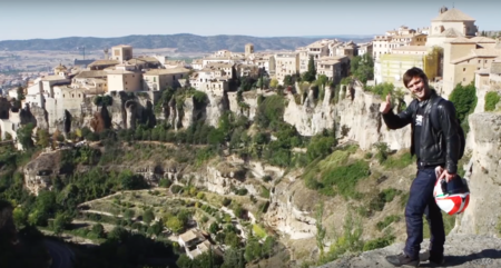 ¿Aburrido en vacaciones? Descubre el Alto Tajo con Jamie Robinson y Ducati Madrid