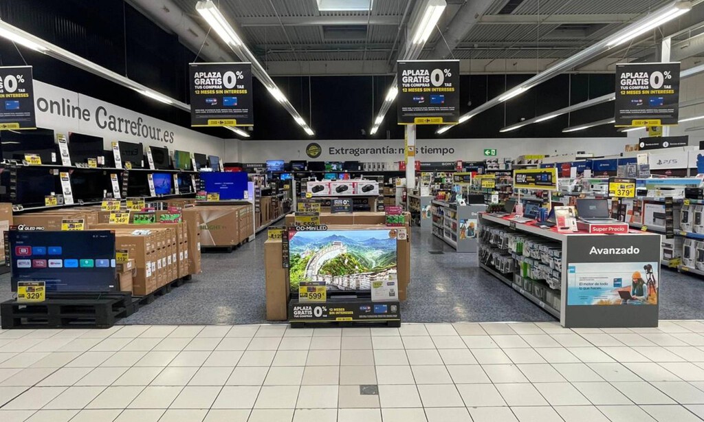 Carrefour está liquidando (por menos de 50 euros al mes) esta tele QLED Samsung y te regala casi 75 euros para próximas compras 