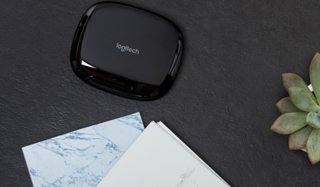 Logitech se suma a la moda del control por voz gracias al Logitech Harmony Hub y el soporte para Alexa