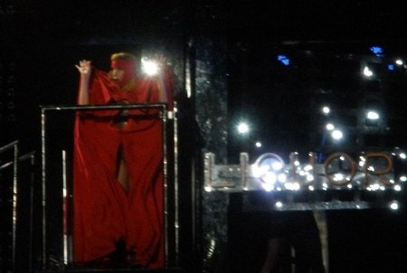 ¡Lady Gaga pisa Madrid y el mundo entero se estremece!