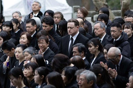 Rental Family Familia De Alquiler 2025 Hikari