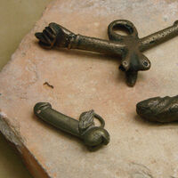Los romanos eran muy supersticiosos, así que hace casi 2.000 años tuvieron una idea: rodearse de "micropenes"