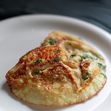 Tortilla de calabacín y queso brie: la receta que me hago para cenar cuando no tengo ganas de cocinar