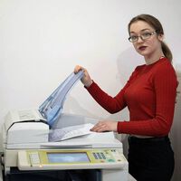 Hemos encontrado la "kriptonita" de la Generación Z: son expertos en apps, pero no saben usar una impresora 