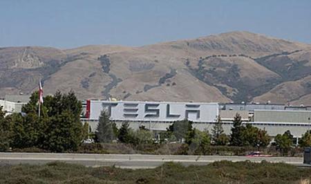 Tesla piensa en el futuro con la adquisición de terrenos