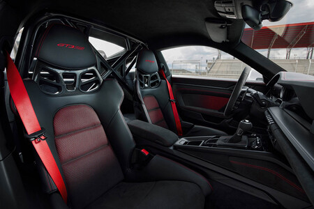 Porsche 911 GT3 RS 2023 interior
