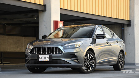 JAC J7, a prueba: un compacto que, aun con áreas por pulir, rompe el prejuicio de "made in China"