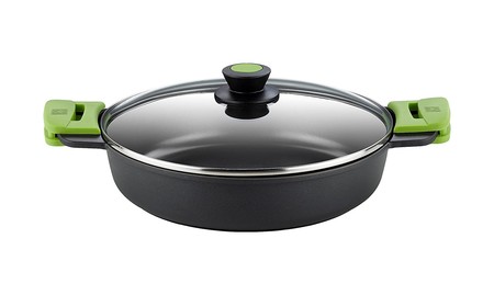 La cacerola Bra Prior con tapa de cristal y asas de silicona de 28 cm de diámetro está por 33,99 euros en Amazon