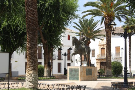 Estatua A Caballo De Diego De Almagro