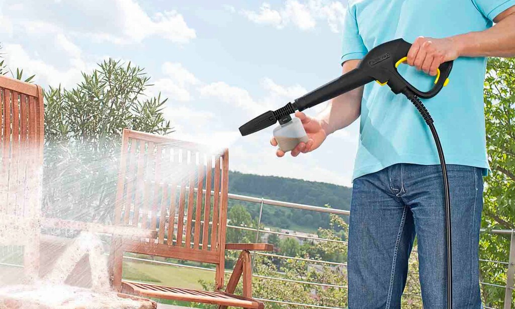 Esta hidrolimpiadora Karcher es perfecta para mantener a raya la suciedad en tu terraza o jardín