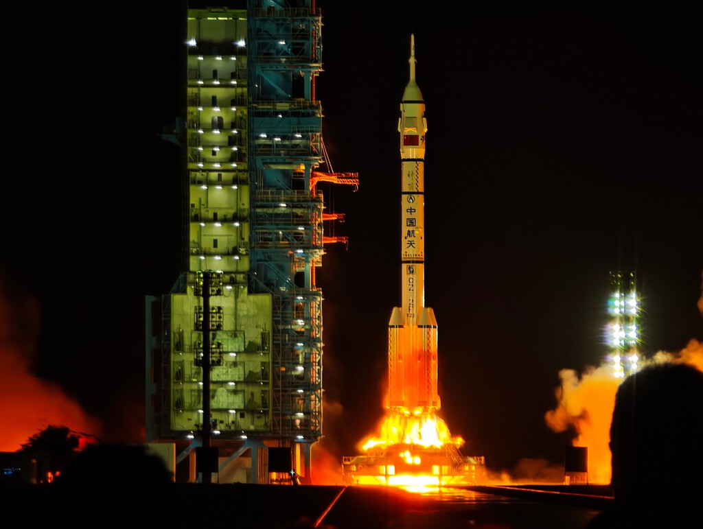 En su ambición espacial, China está a las puertas de dar un paso crítico: poner a un astronauta a "vivir" un año en órbita