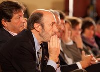 Dos medidas lógicas y una no tanto para mejorar la sanidad propuestas por el PSOE