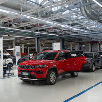 El coche eléctrico barato es un dolor de cabeza para las marcas, pero quien no consiga fabricarlo "estará en problemas muy pronto", advierte Stellantis