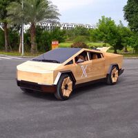 El Tesla Cybertruck de madera existe: el creador quiere regalarselo a Elon Musk 