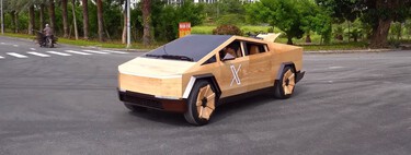 El Tesla Cybertruck de madera existe: el creador quiere regalarselo a Elon Musk 