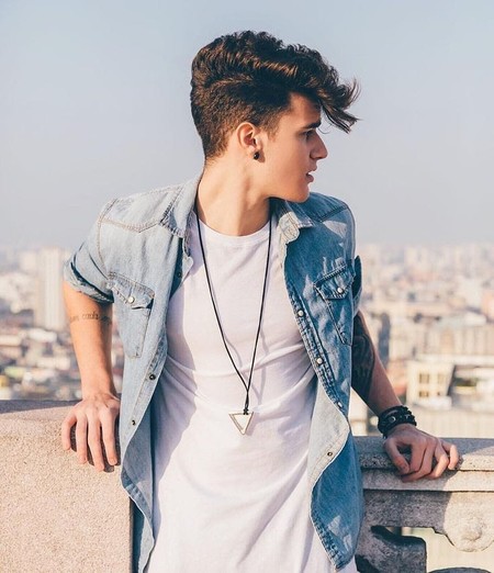 La Camisa En Denim Protagoniza Los Mejores Looks De Entretiempo En Estos Looks Que Lo Demuestran 08