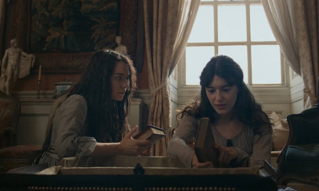 El romance es un pilar fundamental en 'Sentido y sensibilidad', pero lo que me ha cautivado de esta adaptación de Jane Austen ha sido el vínculo entre las hermanas