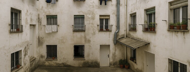 La Comunidad lo denunció por modificar un patio, poner un tejadillo y hasta una chimenea: asombrosamente, les toca pagar