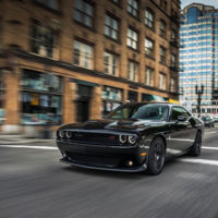El Dodge Challenger adelanta en ventas al nuevo Chevrolet Camaro en los últimos tres meses