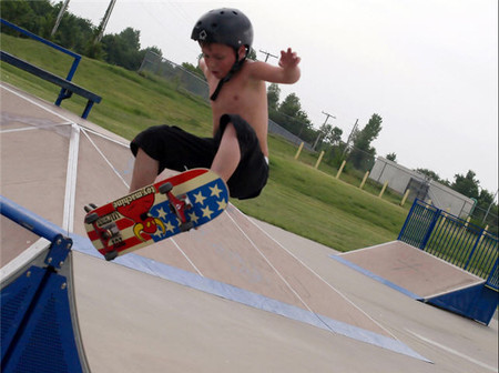 'Skate board' y patines son ideales para divertirse.. pero siempre con seguridad