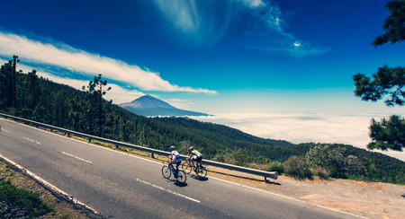 Por qué Tenerife se ha convertido en la pista preferida de aficionados y profesionales del ciclismo