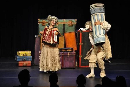 ¿Tienes el carné de las bibliotecas municipales? Descuentos en teatros madrileños 