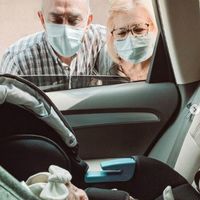 "¡Que pena, no la puedo tocar ni besar!", las conmovedoras palabras de una abuela al conocer a su nieta, nacida durante la cuarentena